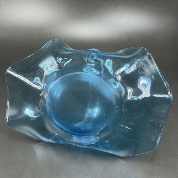 1980s Hand Blown Glass Blue Basket Dish Trinket Holder Clear Handle Folded Sides - Picture 6 of 12